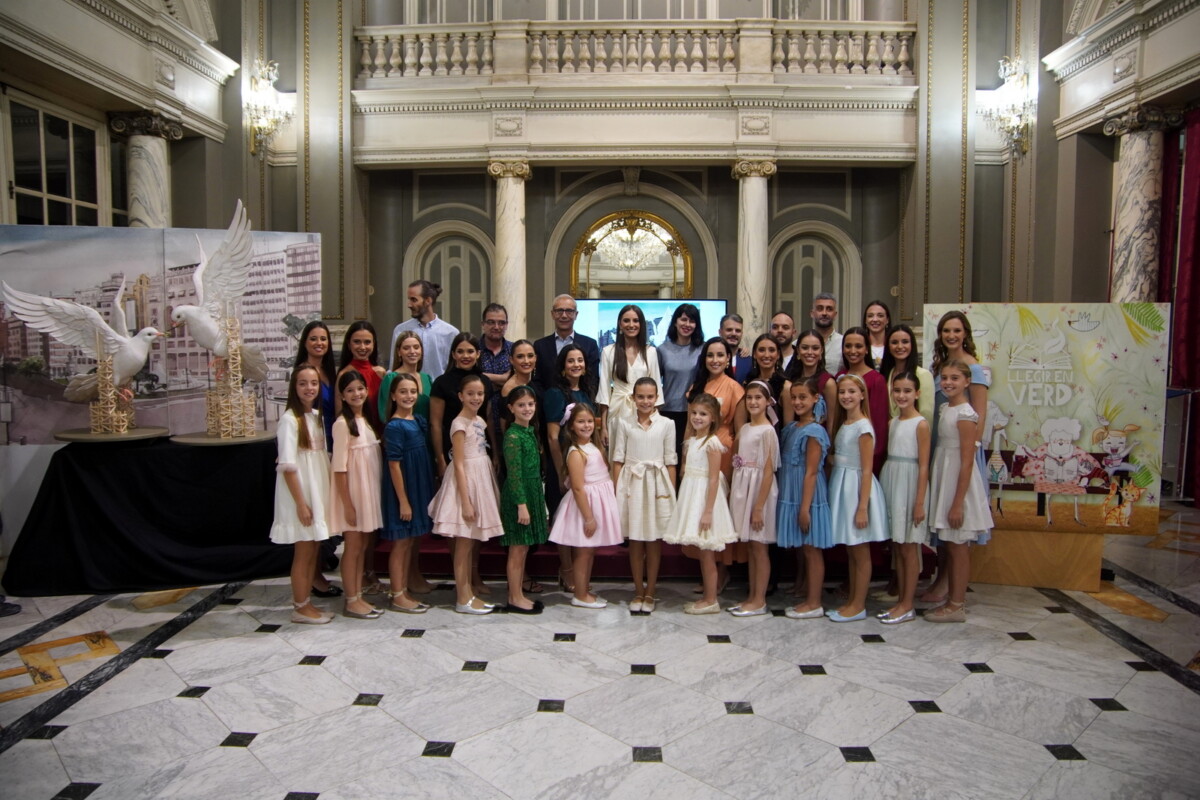 Presentación de las fallas municipales de Valencia 2024